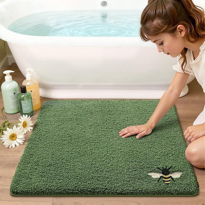 LUMI Green Bathroom Rugs, Cute Bee Mats, Absorbent Soft Square Bath Mat Non-Slip, Machine Washable Quick Dry Luxury Rug for Floor, Shower, Kids Room, Bathtub, Home Decor, 26"x26"