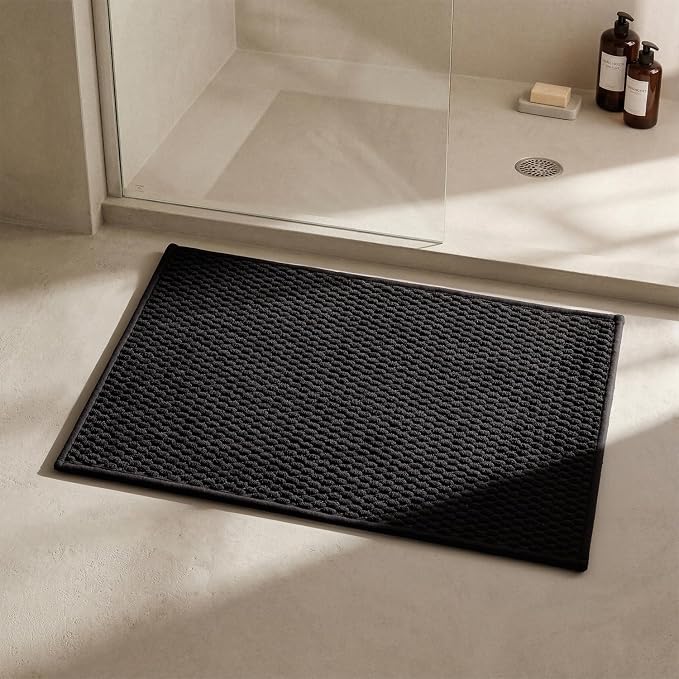 Triohero Bathroom Rugs Non Slip Washable, Super Absorbent Thin Bath Mat Small Quick Dry Low Pile Bathroom Rug, Black 16"x24"