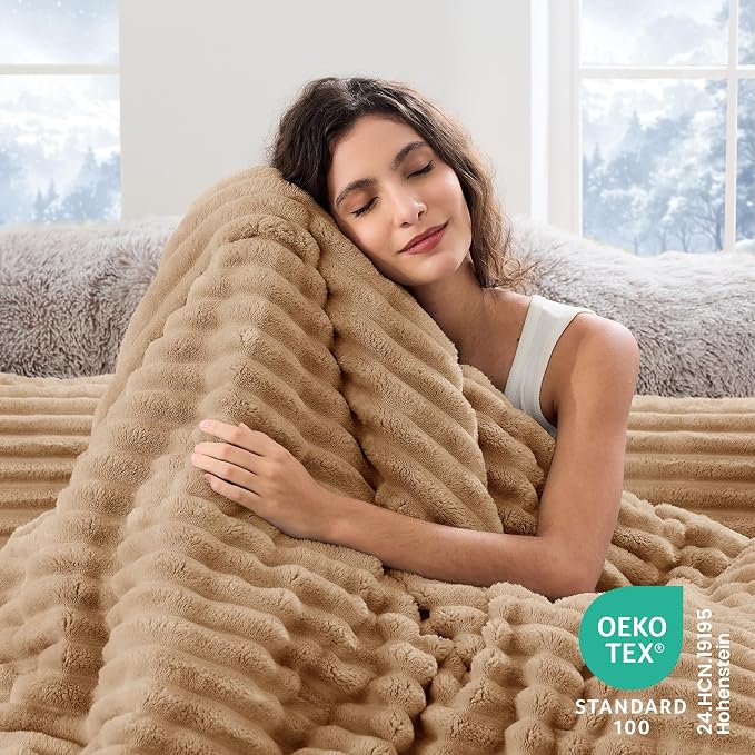 Sasttie Queen Comforter Set 3 Pieces - Super Soft Fleece Comforters Queen Size, 1 Luxury Warm Fuzzy Marshmallow Comforter with 2 Pillow Cases, Faux Fur Down Alternative Bedding Set, Brown