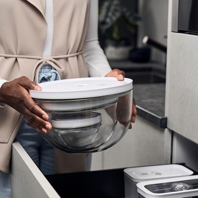 ZWILLING Fresh & Save BOWLS 3-pc Glass Vacuum Bowl Set | Airtight Vacuum Bowls Keep Leftovers Fresher Longer. Freezer, Microwave & Dishwasher Safe.