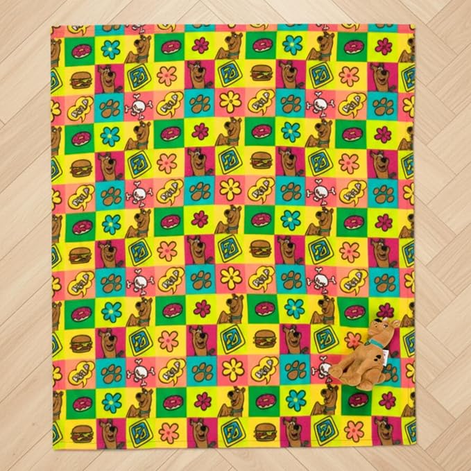 Scooby Doo Pet Throw & Squeaky Pillow Set, Stimulating Toy As Gifts for Puppies, Cats, Dogs, (Officially Licensed) By Franco