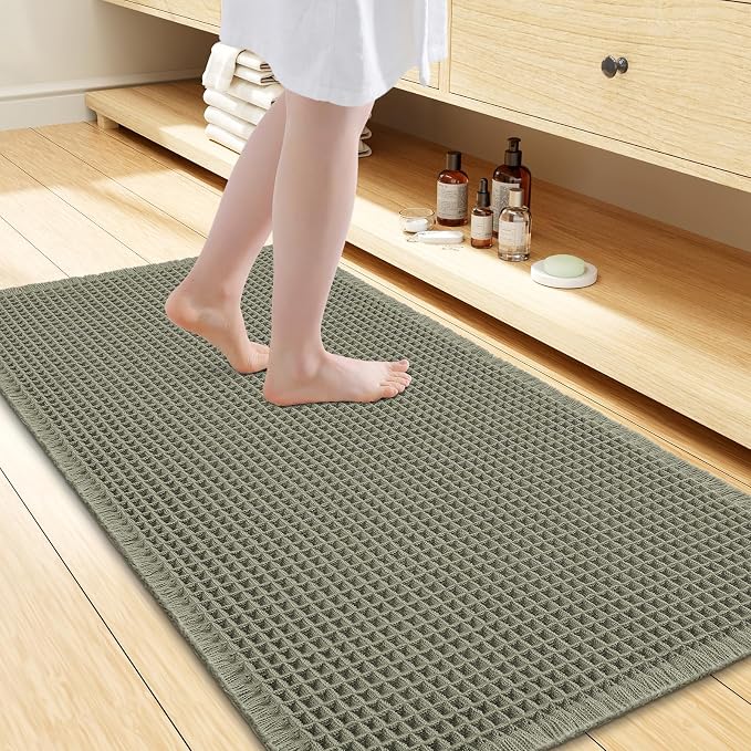 Smiry Waffle Bath Mat 47x24, Extra Soft Absorbent Bathroom Rugs, Non Slip Machine Washable Quick Dry Bath Rugs for Bathroom Floor, Tub, Shower, Home Decor Accessories, Green