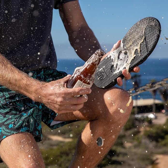 REEF Men's Fanning Bottle Opener Flip Flops