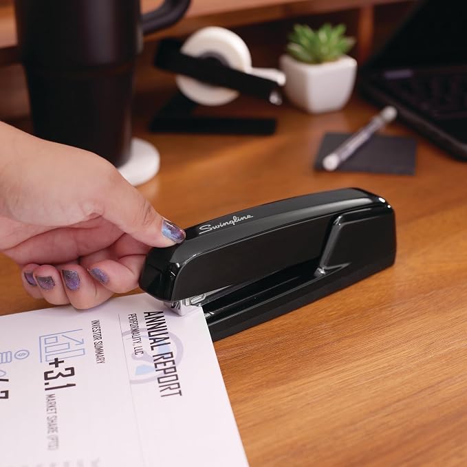 Swingline Stapler, 30 Sheet Capacity, 747 Business Stapler, Jam Free, Metal, Black (74732)