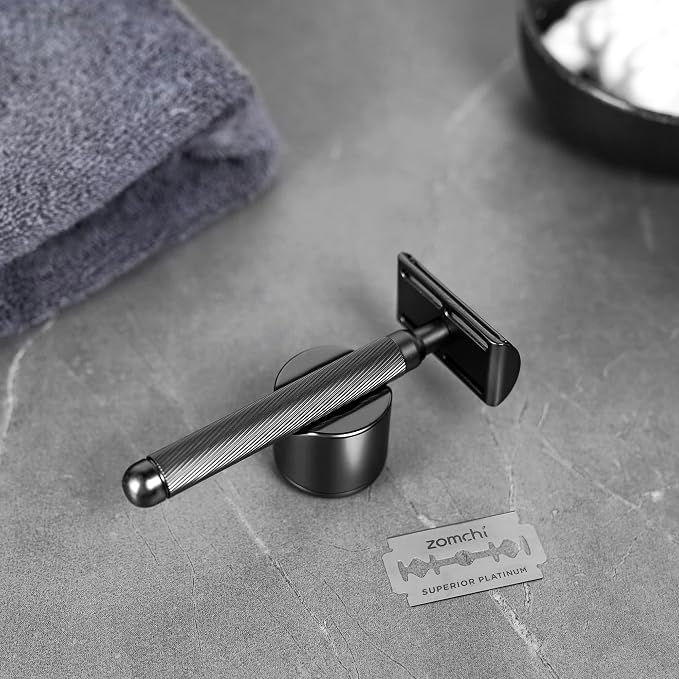 Double Edge Safety Razor with Stand, Version 2.0 Includes 10 Blades | Modern matte black finish with a sleek appearance that helps reduce visible fingerprints.