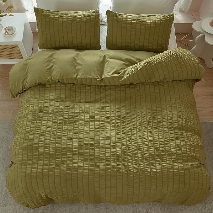 AveLom Olive Green Seersucker Duvet Cover Set King Size (104 x 90 inches), 3 Pieces (1 Duvet Cover + 2 Pillowcases), Ultra Soft Washed Microfiber, Textured Duvet Cover with Zipper Closure, Corner Ties