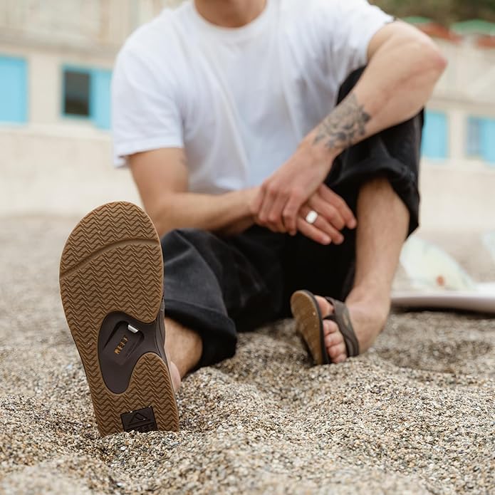 REEF Men's Fanning Bottle Opener Flip Flops