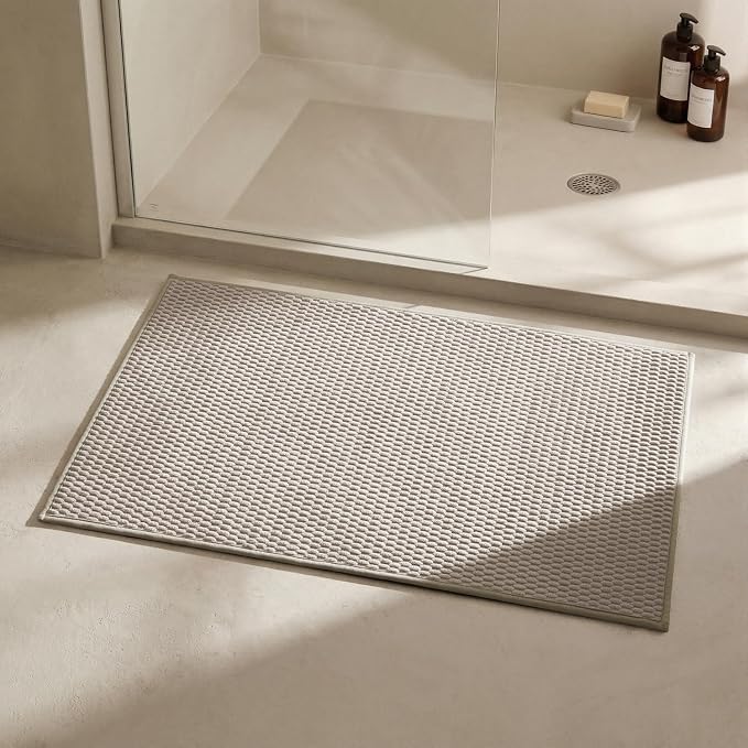 Triohero Bathroom Rugs Non Slip Washable, Super Absorbent Thin Bath Mat Small Quick Dry Low Pile Bathroom Rug, Beige 20"x30"
