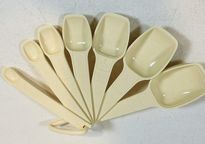 Vintage Set 7 Tupperware Cream Beige Measuring Spoons