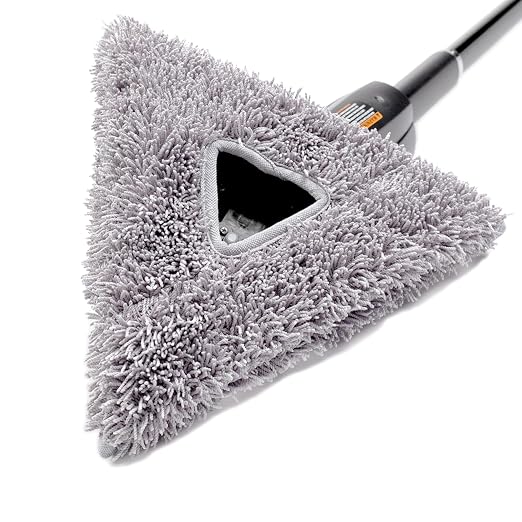 Unger Commercial Stingray® Refillable Microfiber Cleaning Kit, 11-Foot Reach – Indoor Glass and Surface Cleaning System with Enclosed Spray Nozzle and Microfiber Pads SRKB4