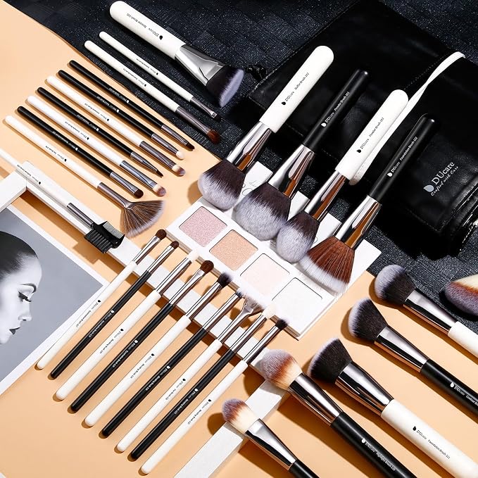 DUcare 31Pcs Pro Makeup Brushes Set with Organizer | Dense Ultra Soft Bristle Makeup Brush Set for Foundation,Powder, Contour, Bronzer,Highlight, Concealer, Eyeshadow