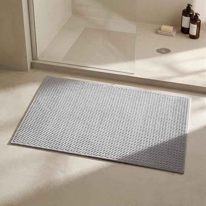 Triohero Bathroom Rugs Non Slip Washable, Super Absorbent Thin Bath Mat Small Quick Dry Low Pile Bathroom Rug, Light Grey 20"x30"