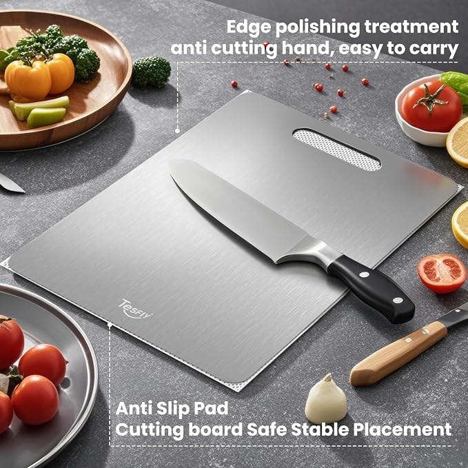 2 Pack Titanium Cutting Board-100% Pure Titanium Cutting Boards For Kitche,Easy to clean,Double-sided food-grade Cutting Board For Cutting Meats, Fruits And Vegetables（M+L）
