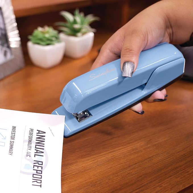 Swingline Stapler, 30 Sheet Capacity, 747 Business Stapler, Jam Free, Metal, Electric Blue (74722)