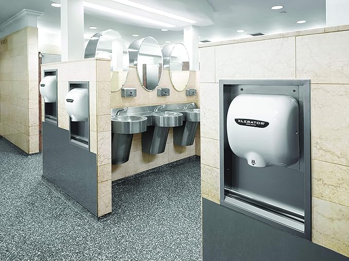 Xlerator XL - BW - High-Efficiency - Hand Dryer - BMC (Bulk Molded Compound) High-Speed Automatic Surface-Mounted 110-120 - Volt - White.