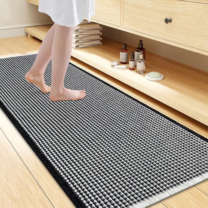 Smiry Waffle Bath Mat 47x24, Extra Soft Absorbent Bathroom Rugs, Non Slip Machine Washable Quick Dry Bath Rugs for Bathroom Floor, Tub, Shower, Home Decor Accessories, Black & Cream