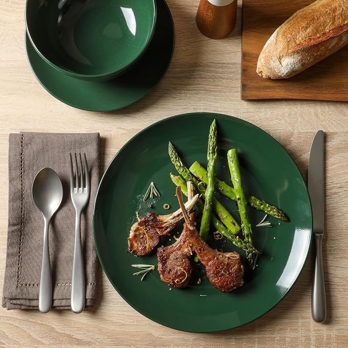 Gibson Home Simple Essential (Service for 4) 12 Piece Plates and Bowls Porcelain Solid Color Dishes Ceramic Dinnerware Set - Hunter Green